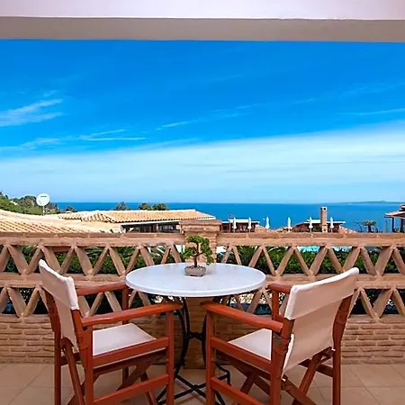 Aparthotel Sea View Village 4*